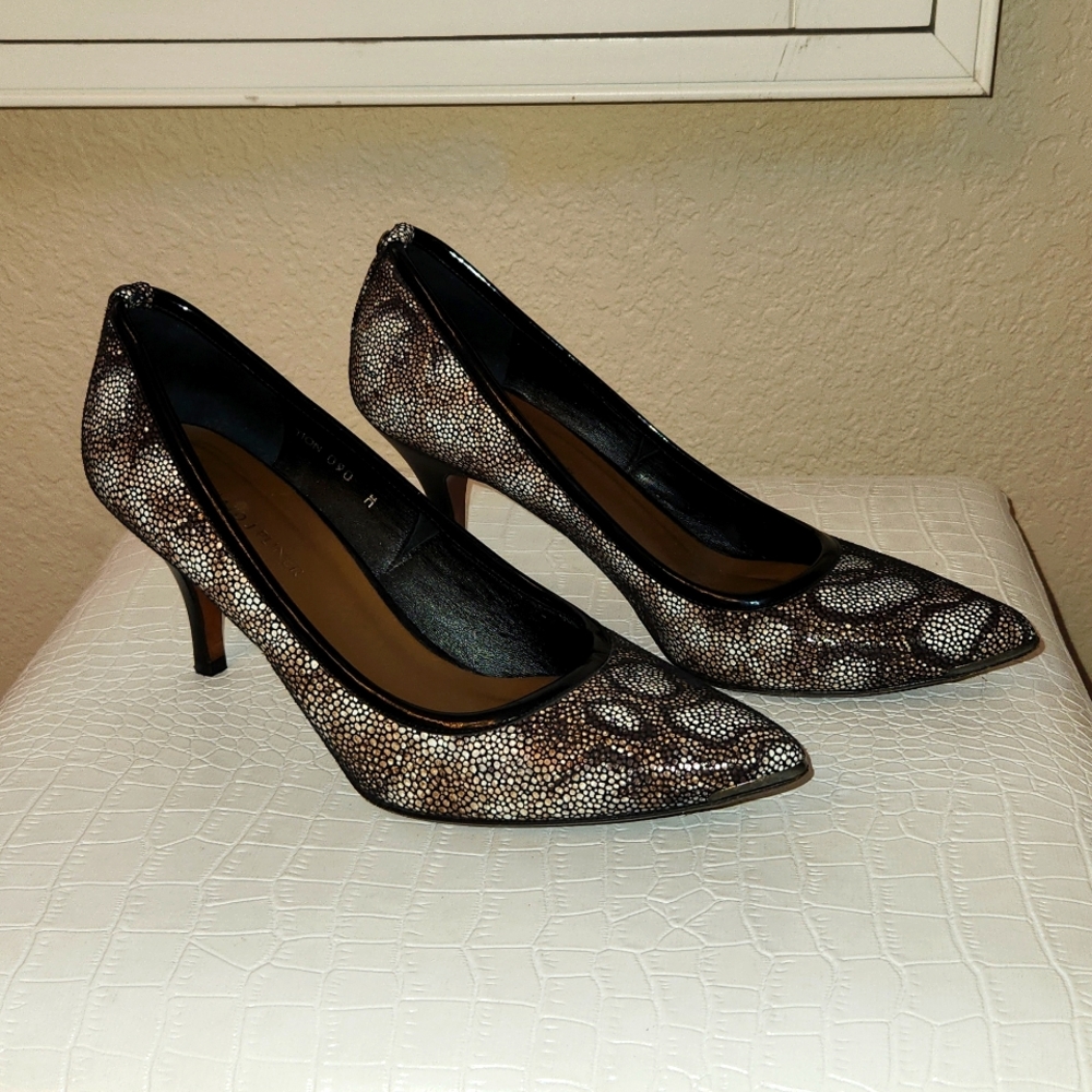 Donald J Pliner women's size 9 heels